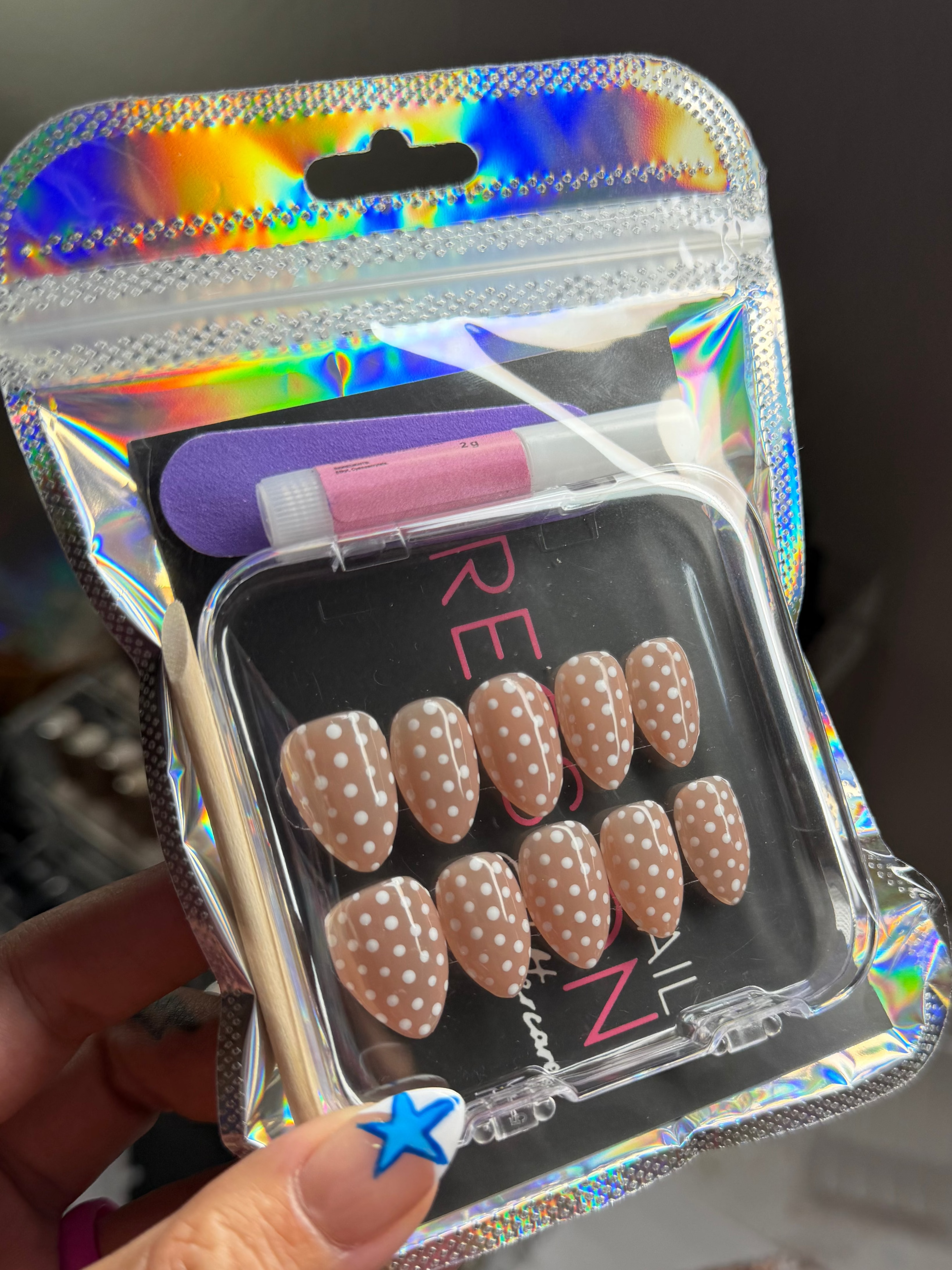 Champagne dots